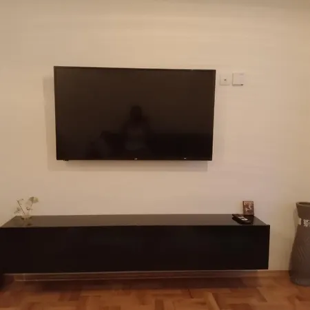 Jednosoban Sta דירה *
